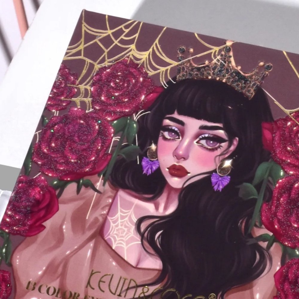 Red Roses 13' Color Eye Shadow Palette - Picture 2 of 2